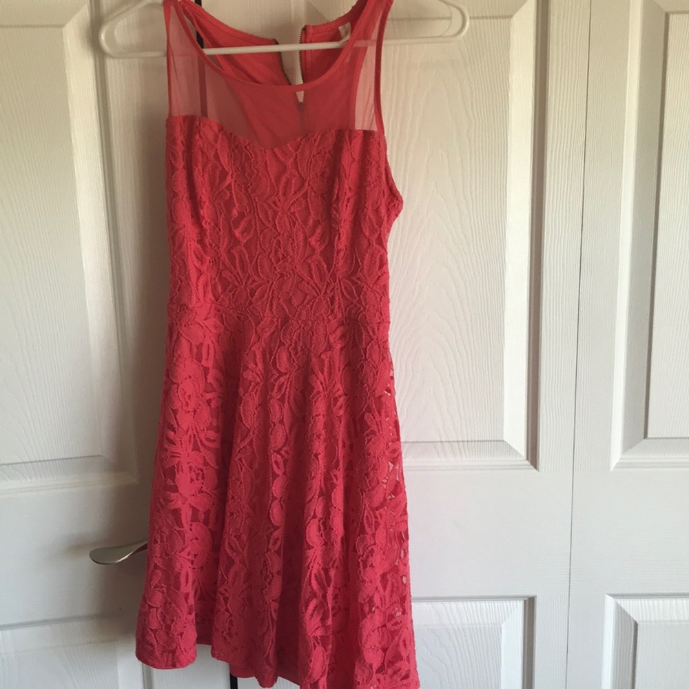 Coral colored lace patterned mini dress, size M